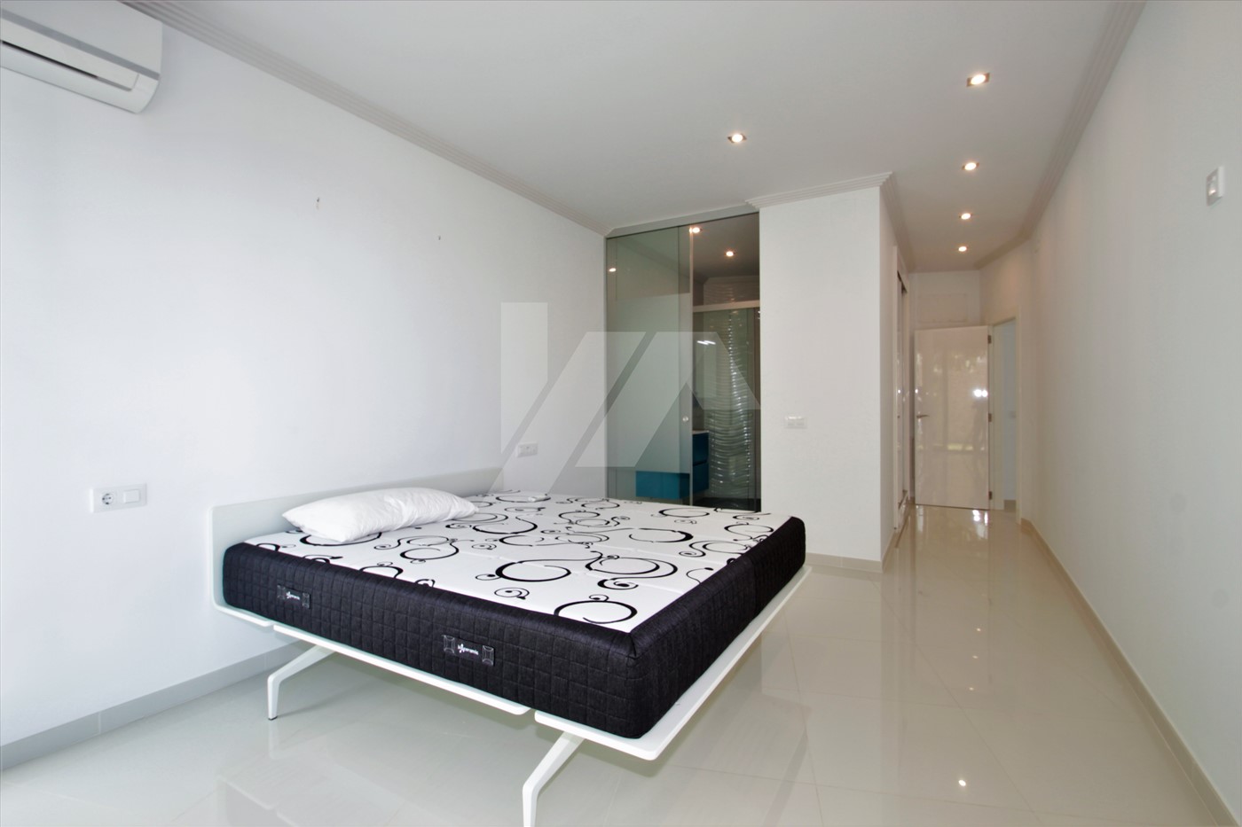 Villa i Benissa, Alicante, Spanien 4 sovrum, 542 kvm. Nr. 64570