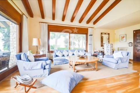 House for rent in Sant Andreu de Llavaneres, Barcelona, Spain 8 bedrooms, 486 sq.m. No. 160497 - photo 19