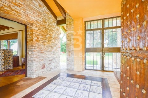 House for rent in Sant Andreu de Llavaneres, Barcelona, Spain 8 bedrooms, 486 sq.m. No. 160497 - photo 11