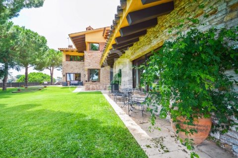 House for rent in Sant Andreu de Llavaneres, Barcelona, Spain 8 bedrooms, 486 sq.m. No. 160497 - photo 9
