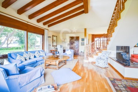 House for rent in Sant Andreu de Llavaneres, Barcelona, Spain 8 bedrooms, 486 sq.m. No. 160497 - photo 15