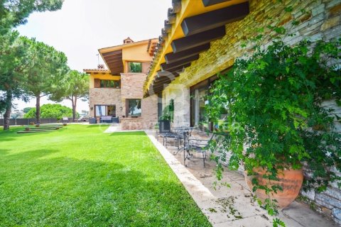 House for rent in Sant Andreu de Llavaneres, Barcelona, Spain 8 bedrooms, 486 sq.m. No. 160497 - photo 7