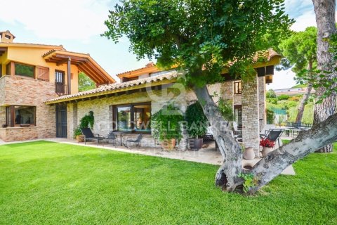House for rent in Sant Andreu de Llavaneres, Barcelona, Spain 8 bedrooms, 486 sq.m. No. 160497 - photo 4