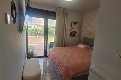 Huoneisto myytävänä La Florida, Alicante, Espanja, 4 makuuhuonetta, 270 m2 No. 189477 - kuva 20