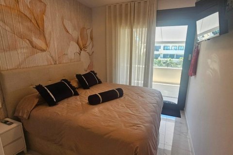 Huoneisto myytävänä La Florida, Alicante, Espanja, 4 makuuhuonetta, 270 m2 No. 189477 - kuva 15