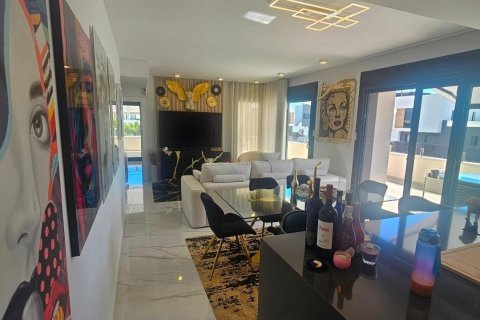 Huoneisto myytävänä La Florida, Alicante, Espanja, 4 makuuhuonetta, 270 m2 No. 189477 - kuva 6