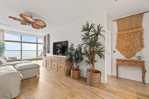 Huoneisto myytävänä Benidorm, Alicante, Espanja, 2 makuuhuonetta, 145 m2 No. 180051 - kuva 3