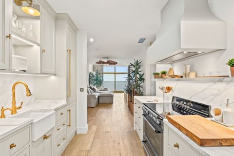 Huoneisto myytävänä Benidorm, Alicante, Espanja, 2 makuuhuonetta, 145 m2 No. 180051 - kuva 9