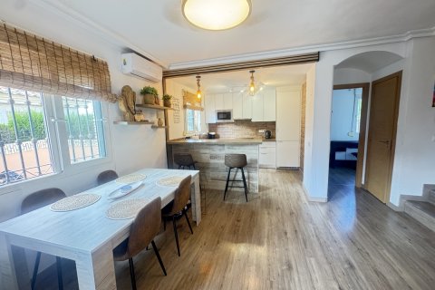 Casa adosada en venta Playa Flamenca II, Alicante, España 4 dormitorios, 85 m2 No. 138514 - foto 6