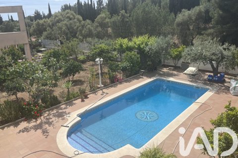 House for sale in El Vendrell, Tarragona, Spain 5 bedrooms, 186 sq.m. No. 172347 - photo 22