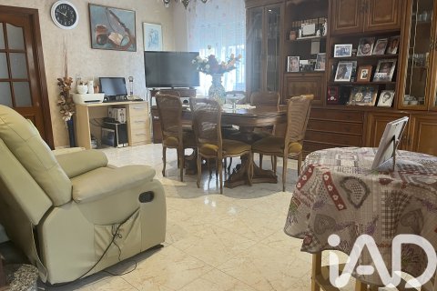 House for sale in El Vendrell, Tarragona, Spain 5 bedrooms, 186 sq.m. No. 172347 - photo 17