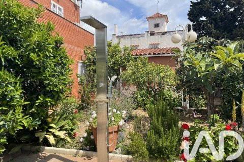 House for sale in El Vendrell, Tarragona, Spain 5 bedrooms, 186 sq.m. No. 172347 - photo 2