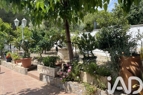 House for sale in El Vendrell, Tarragona, Spain 5 bedrooms, 186 sq.m. No. 172347 - photo 30