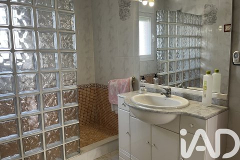 House for sale in El Vendrell, Tarragona, Spain 5 bedrooms, 186 sq.m. No. 172347 - photo 19