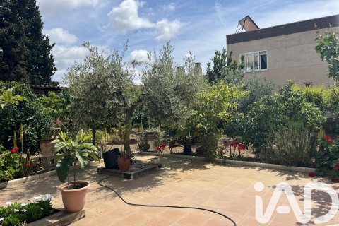 House for sale in El Vendrell, Tarragona, Spain 5 bedrooms, 186 sq.m. No. 172347 - photo 4