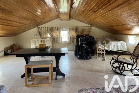 House for sale in El Vendrell, Tarragona, Spain 5 bedrooms, 186 sq.m. No. 172347 - photo 15