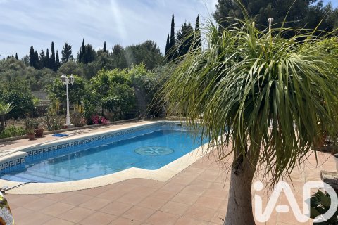 House for sale in El Vendrell, Tarragona, Spain 5 bedrooms, 186 sq.m. No. 172347 - photo 23