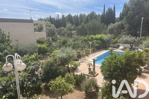 House for sale in El Vendrell, Tarragona, Spain 5 bedrooms, 186 sq.m. No. 172347 - photo 13