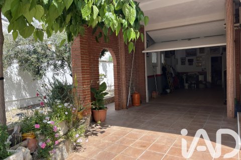 House for sale in El Vendrell, Tarragona, Spain 5 bedrooms, 186 sq.m. No. 172347 - photo 11