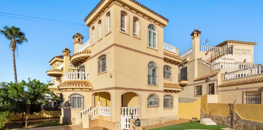 Willa w La Florida, Alicante, Hiszpania 5 sypialni, 161 mkw. nr 149863