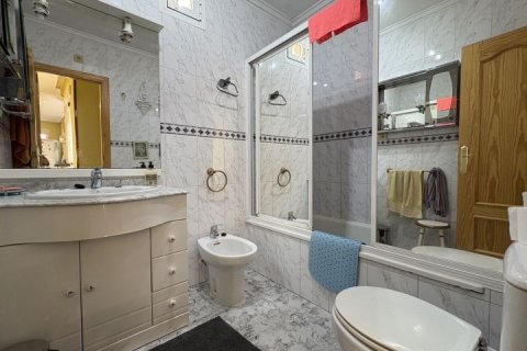 Apartament w Torrevieja, Alicante, Hiszpania 3 sypialnie, 88 mkw. nr 149865 – zdjęcie 16