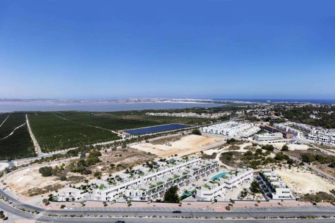 Apartment for sale in Torrevieja, Alicante, Spain 2 bedrooms, 178.29 sq.m. No. 175806 - photo 7