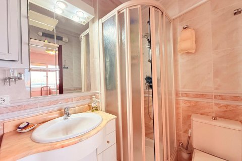 Huoneisto myytävänä Benidorm, Alicante, Espanja, 3 makuuhuonetta, 105 m2 No. 148391 - kuva 12