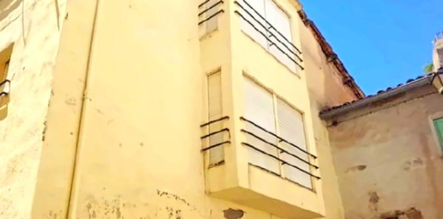 Apartment in Berga, Barcelona, Spain 2 bedrooms, 95 sq.m. No. 191404