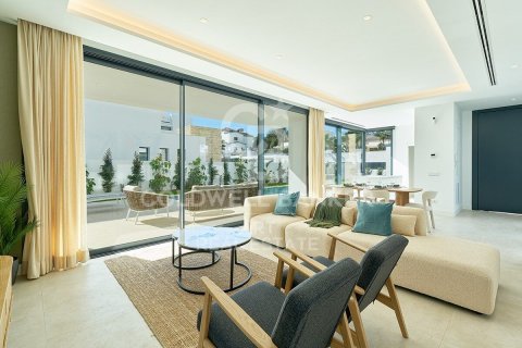 Willa w Estepona, Malaga, Hiszpania 6 sypialni, 418 mkw. nr 156671 – zdjęcie 3