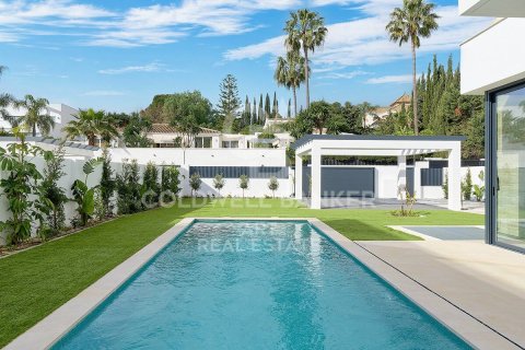 Villa à vendre à Estepona, Malaga, Espagne, 6 chambres, 412 m2 No. 156672 - photo 6