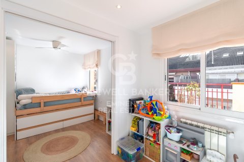 Kattohuoneisto myytävänä Barcelona, Espanja, 3 makuuhuonetta, 102 m2 No. 156669 - kuva 21