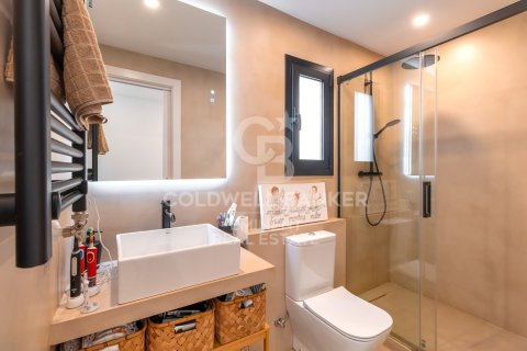 Kattohuoneisto myytävänä Barcelona, Espanja, 3 makuuhuonetta, 102 m2 No. 156669 - kuva 16