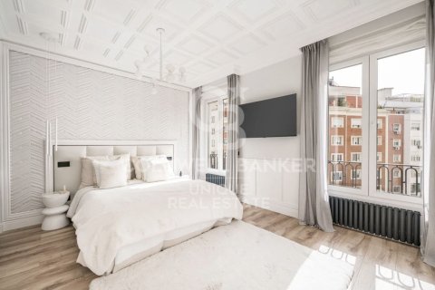 Apartment à vendre à Madrid, Espagne, 3 chambres, 179 m2 No. 156673 - photo 16