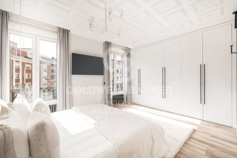 Apartamento en venta en Madrid, España 3 dormitorios, 179 m2 No. 156673 - foto 14