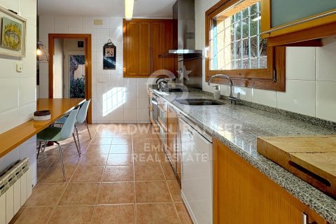 Продажа дома в Барселона, Испания 4 спальни, 282м2 №156674 - фото 7