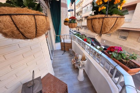 Apartament w Torrevieja, Alicante, Hiszpania 1 sypialnia, 117 mkw. nr 151045 – zdjęcie 25