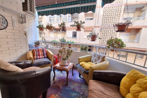 Apartament w Torrevieja, Alicante, Hiszpania 1 sypialnia, 117 mkw. nr 151045 – zdjęcie 5