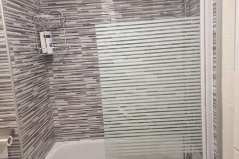 Apartamento en venta en Torrevieja, Alicante, España 3 dormitorios,  No. 151048 - foto 14