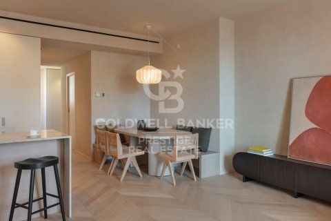 Kattohuoneisto myytävänä Barcelona, Espanja, 2 makuuhuonetta, 101 m2 No. 159244 - kuva 3