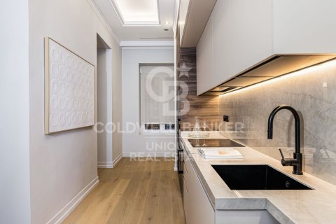 Huoneisto myytävänä Madrid, Espanja, 2 makuuhuonetta, 165 m2 No. 159243 - kuva 6