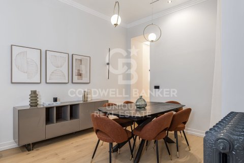 Huoneisto myytävänä Madrid, Espanja, 2 makuuhuonetta, 165 m2 No. 159243 - kuva 4