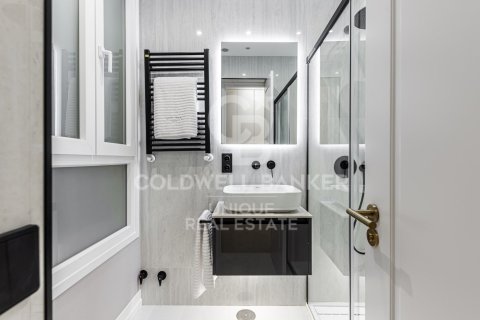 Huoneisto myytävänä Madrid, Espanja, 2 makuuhuonetta, 165 m2 No. 159243 - kuva 11