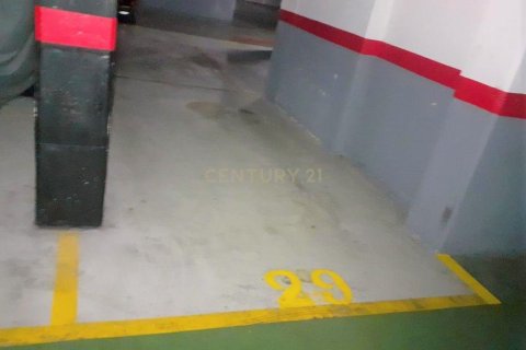 Autotallit myytävänä Sant Boi de Llobregat, Barcelona, Espanja , 14 m2 No. 186508 - kuva 4