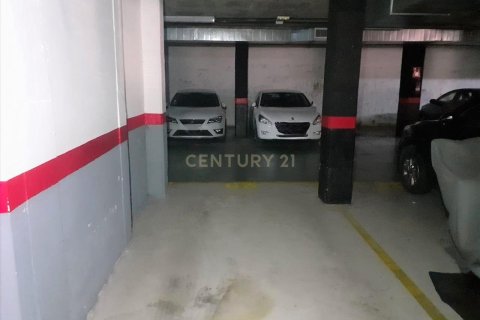 Autotallit myytävänä Sant Boi de Llobregat, Barcelona, Espanja , 14 m2 No. 186508 - kuva 2