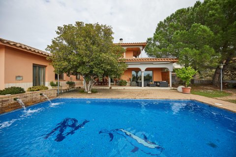 House in Vallirana, Barcelona, Spain 5 bedrooms, 430 sq.m. No. 186513
