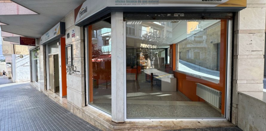 Commercial property à Lloret de Mar, Girona, Espagne 170 m2 No. 183142