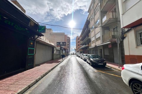 Apartment à vendre à Torrevieja, Alicante, Espagne, 3 chambres, 91 m2 No. 147131 - photo 2