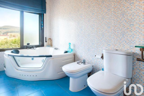 Dom w Cervello, Barcelona, Hiszpania 5 sypialni, 1188 mkw. nr 153743 – zdjęcie 15