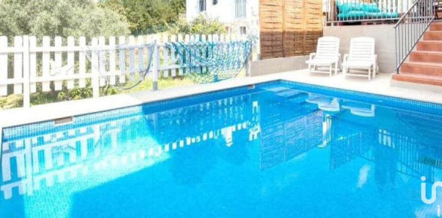 Dom w Cervello, Barcelona, Hiszpania 5 sypialni, 1188 mkw. nr 153743