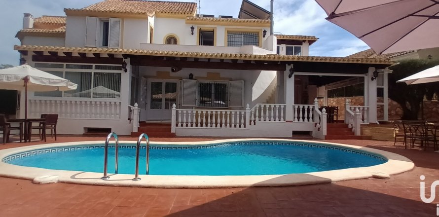 Dom w Cartagena, Murcia, Hiszpania 5 sypialni, 623 mkw. nr 153744
